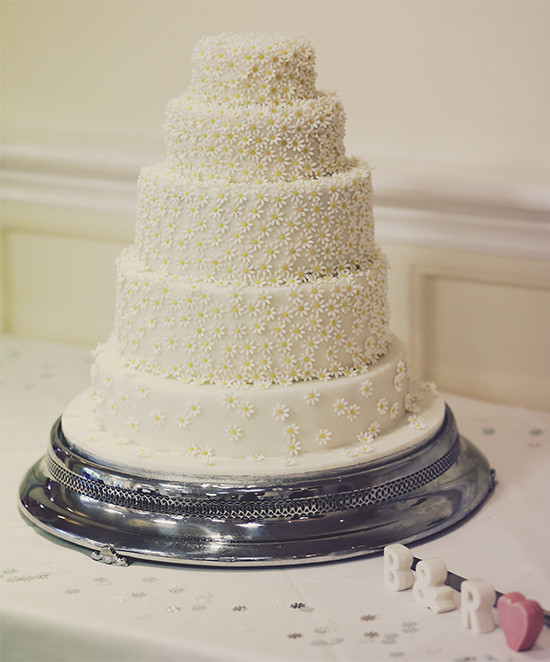 Rustic DIY Daisy Wedding: Kraft, Twine, & Shabby Chic Perfection