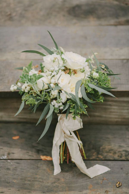 Tennessee Natural Embrace Wedding: Garden Fresh Decor & Southern Charm