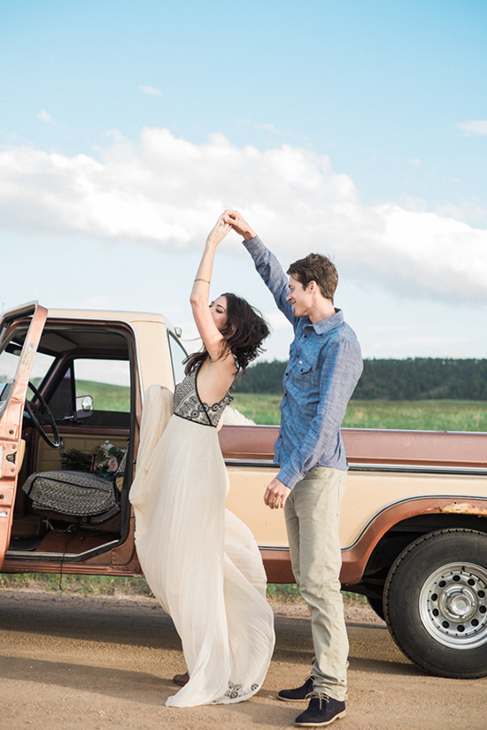 Wanderlust Wedding: Open Road Elopement Inspiration in Colorado
