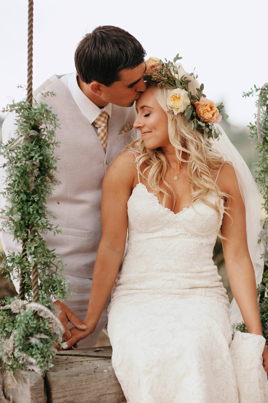 Carefree Country Chic Wedding at The Kelley Farm in Washington