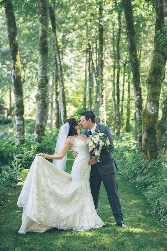 Oregon Lake Wedding: Canoes, Lush Scenery, & Personal Touches