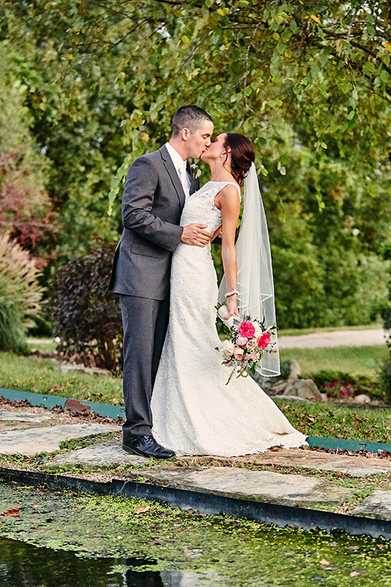 Elegant Vintage Winery Wedding: Shabby Chic Perfection & Budget Breakdown
