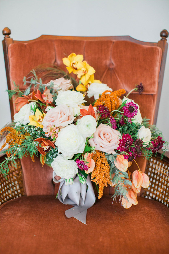 Rich Gold & Red Fall Wedding Ideas with Retro Furnishings
