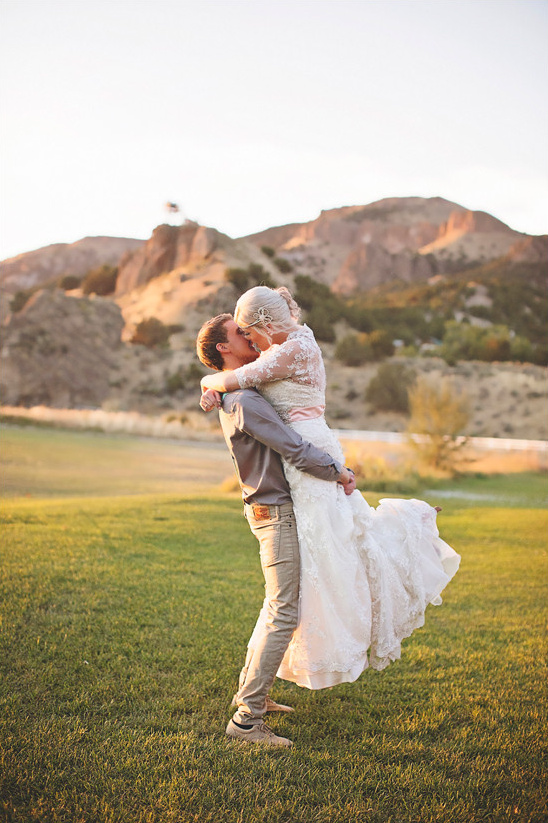 Magical Pink Sunset Vintage Wedding: Sentimental & Glowing Details