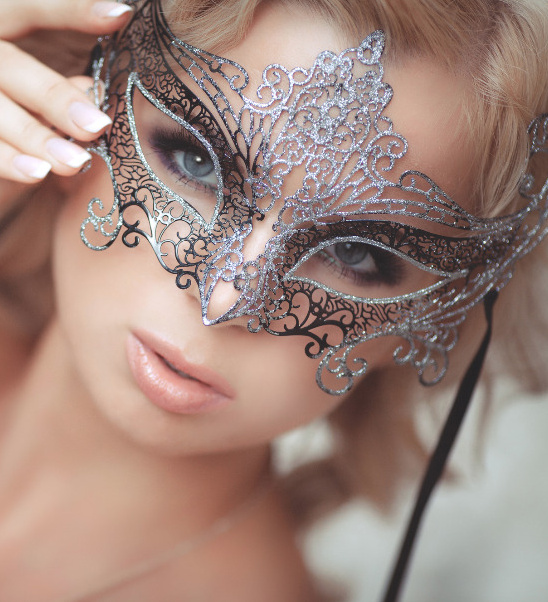 Masquerade Masks for Weddings: Add Mystery and Elegance to Your Big Day