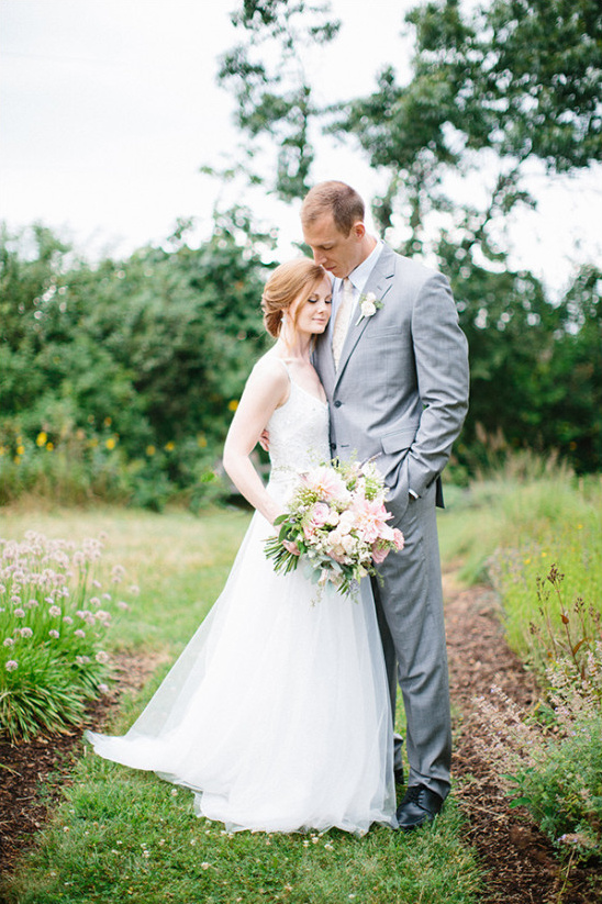 Romantic Blush Wedding: Soft Colors & Personal Touches