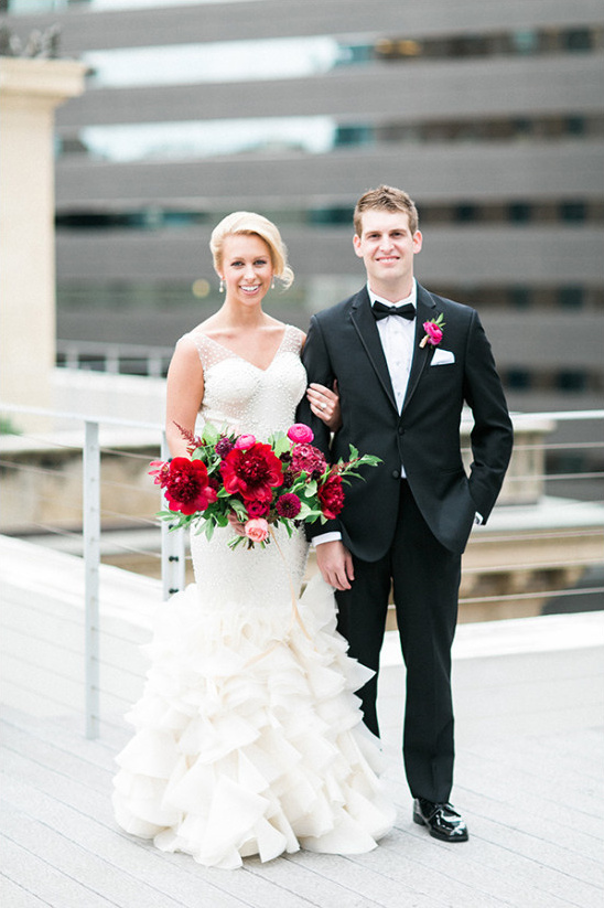 Chic Rooftop Wedding: Gold, Black, and Magenta in Texas