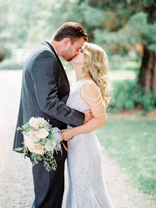 Blush Purple Wedding: Simple Romantic Autumn Wedding