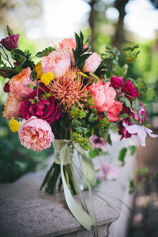 Get Fresh Wholesale Wedding Flowers with FiftyFlowers & Save!