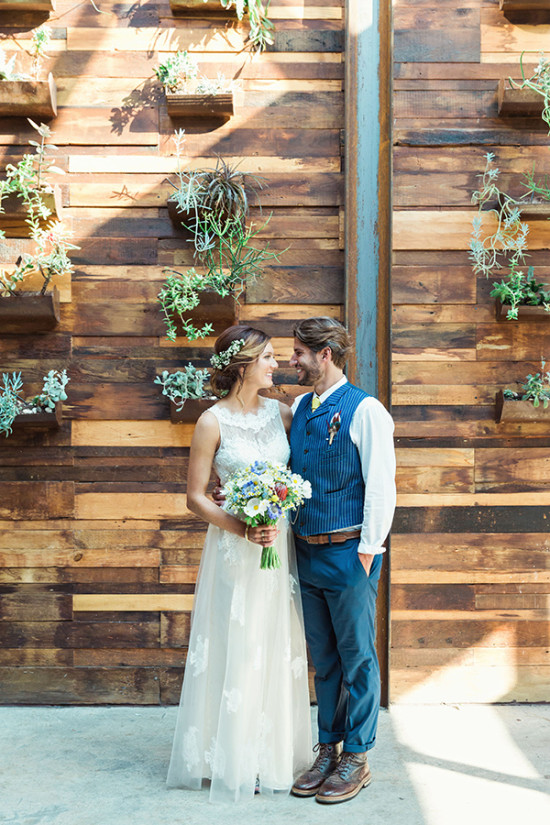 Brooklyn Winery Garden Wedding: Vintage Charm & Rustic Romance