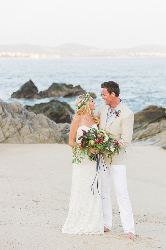 Romantic Beach Wedding in Los Cabos: Elegant Celebration & Stunning Details