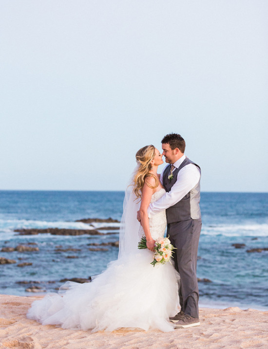 Los Cabos Beach Wedding: A Relaxed Summer Celebration on Fleek!
