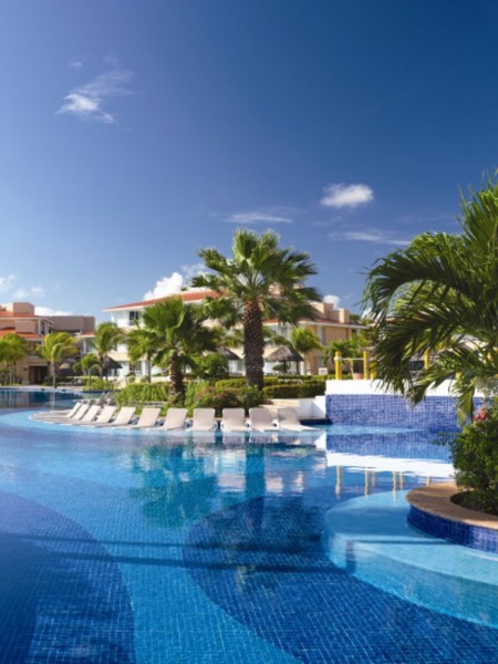 Plan Your Dream Honeymoon or Wedding with LovinAway Experts