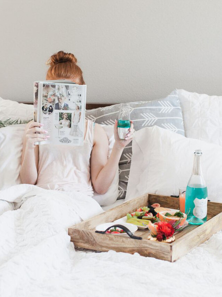 Blanc de Bleu: Sparkling Blueberry Wine for Memorable Mornings