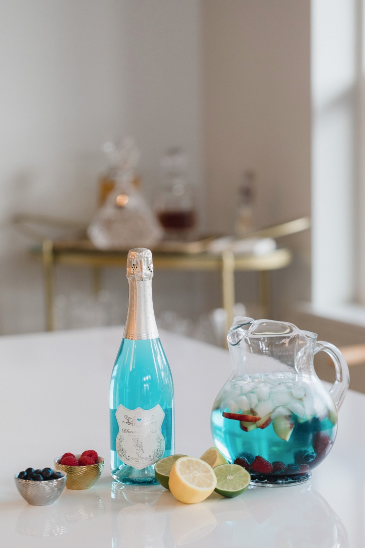 Signature Blue Punch Cocktail for Your Wedding: Refreshing & Fancy!