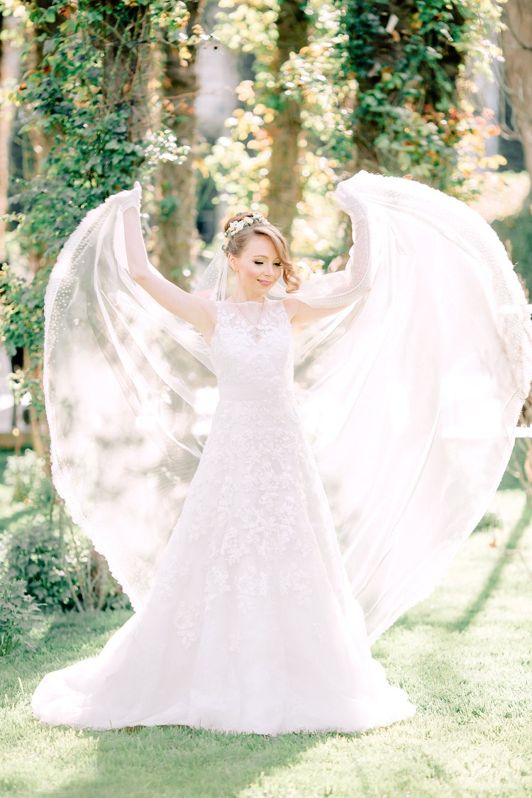 Elegant Spring Garden Wedding in Baku: Classic Style & Romantic Details