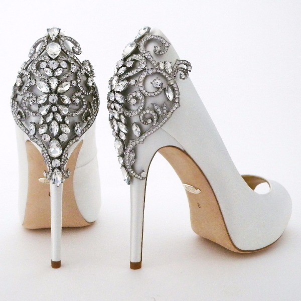 Cyber Monday Wedding Deals: Dresses, Invites, Accessories & More