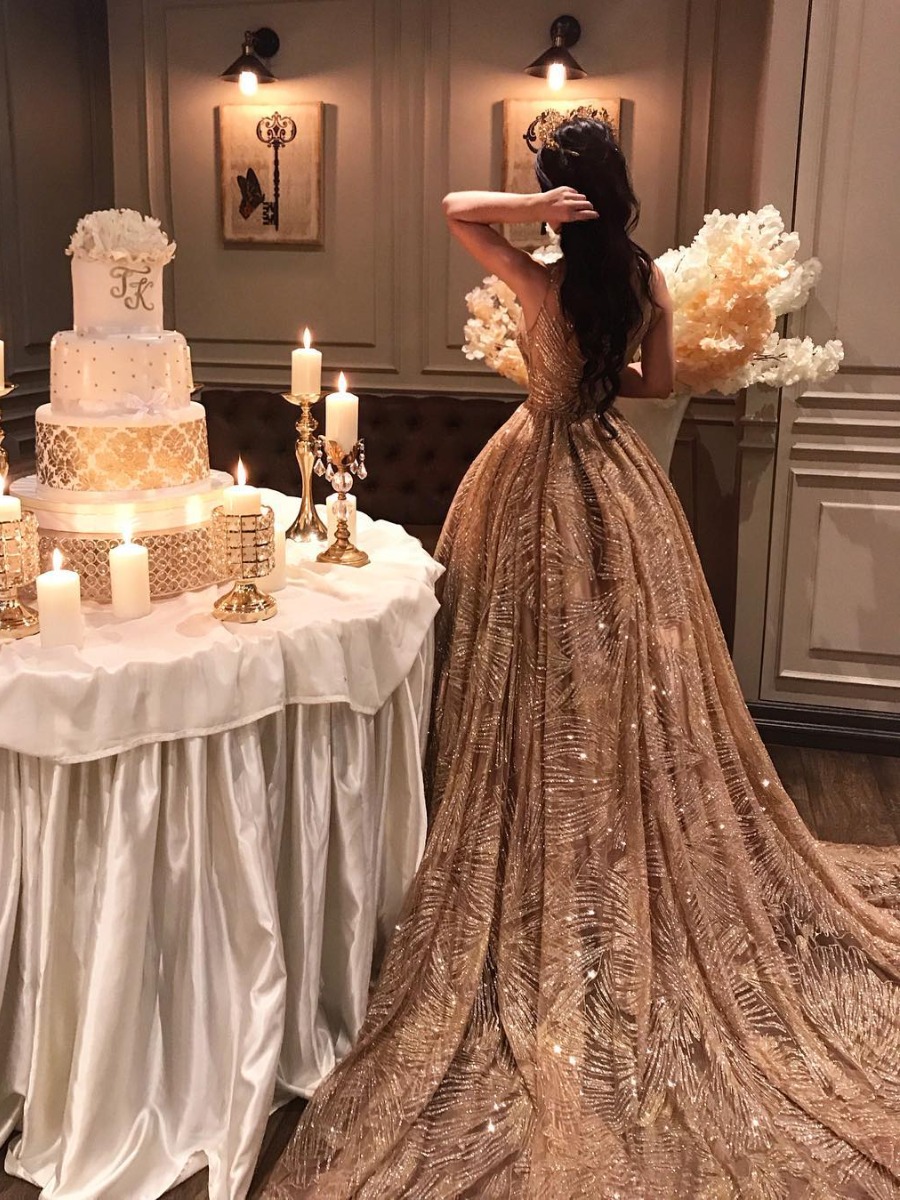 Wedding Cake Cutting: Traditions, Tips, and Photo Opportunities