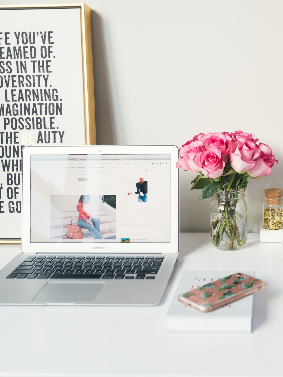 Wedding Chicks: Top Wedding Blog for Advertising