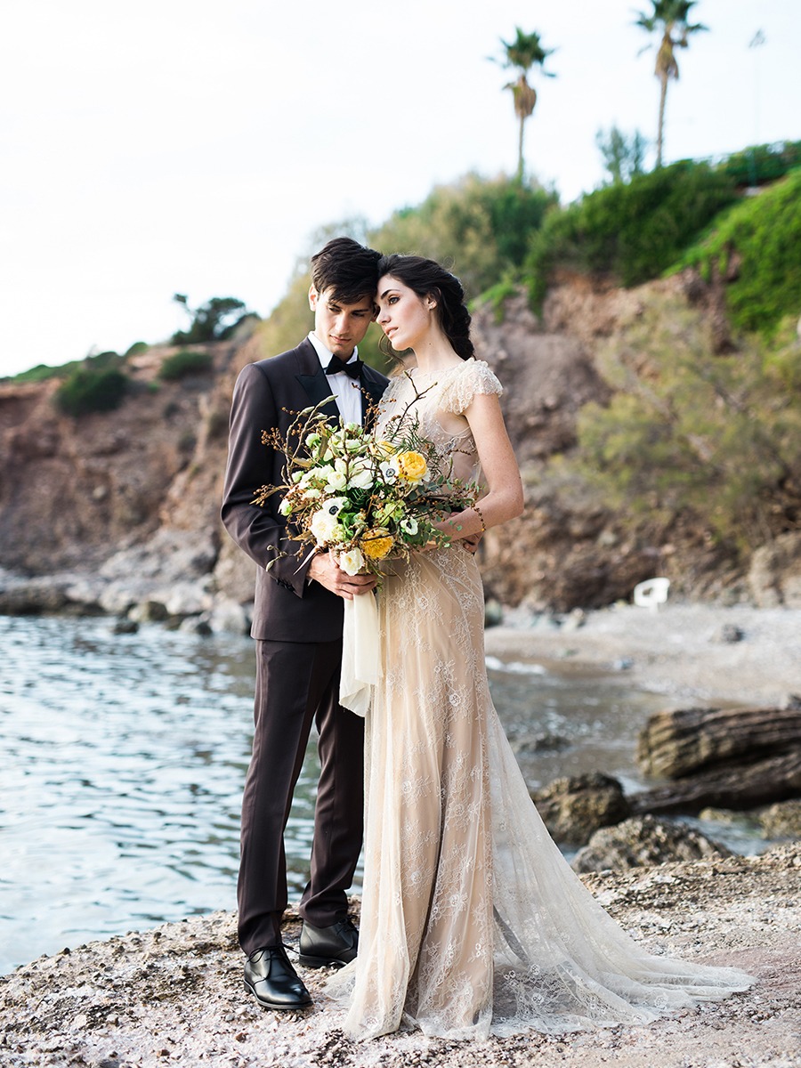 Golden Oriole Wedding Inspiration: Birdcage Decor & Athenian Riviera Charm