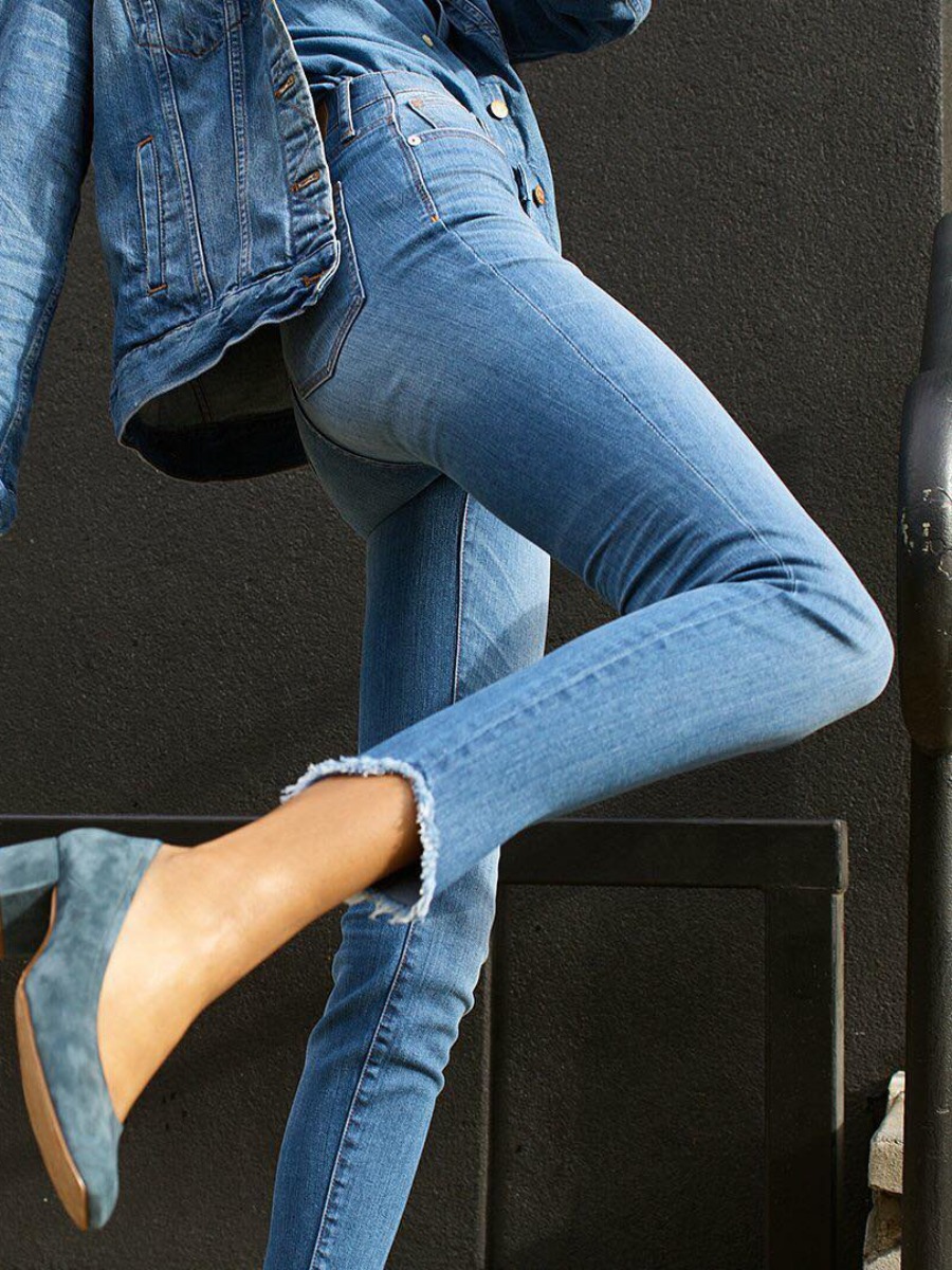 Madewell Jeans Review for Tall Girls: Finding the Perfect Fit!