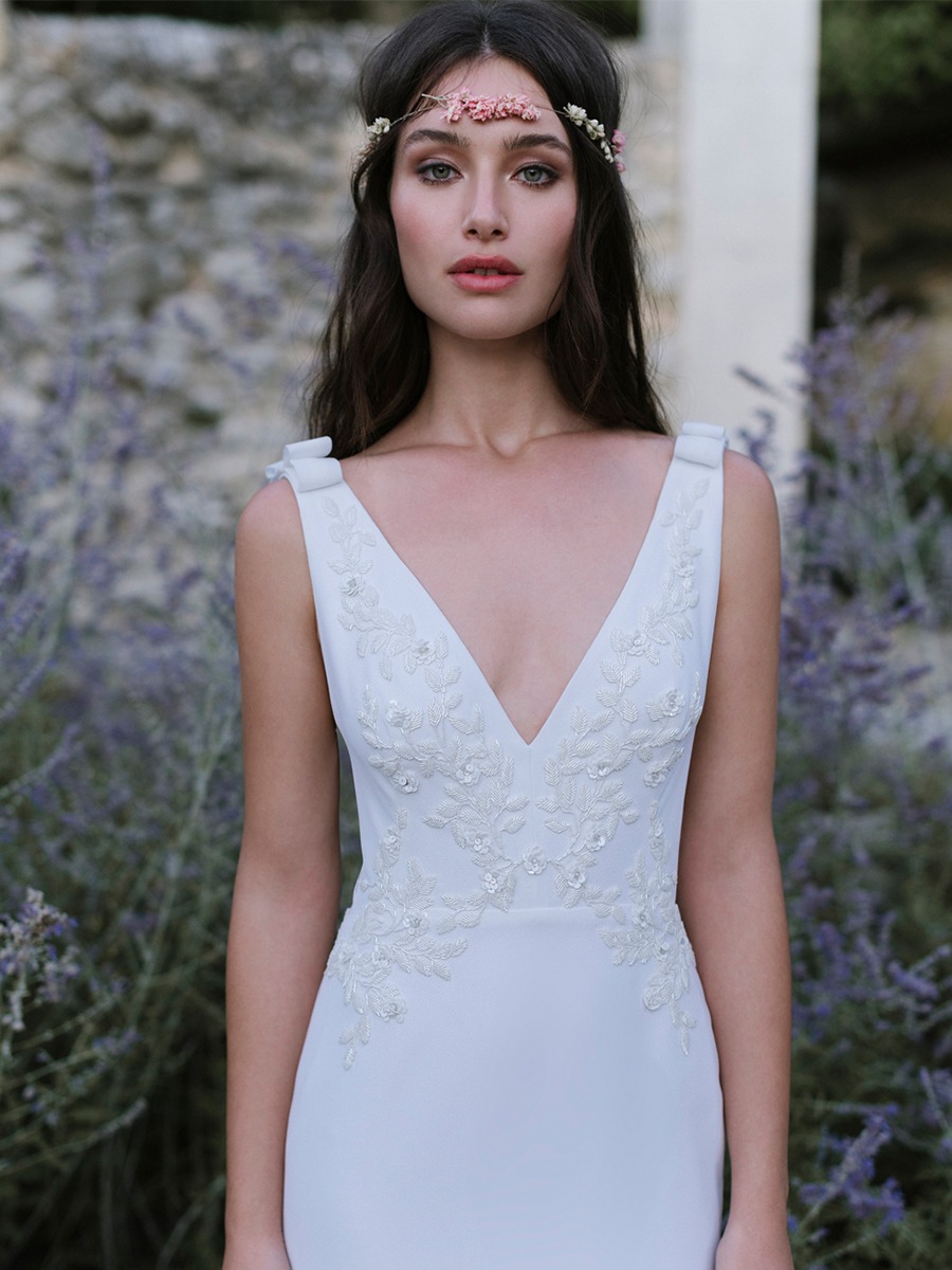 Lihi Hod Fall 2019: Bohemian Bridal Gowns with Sleek, Chic Style