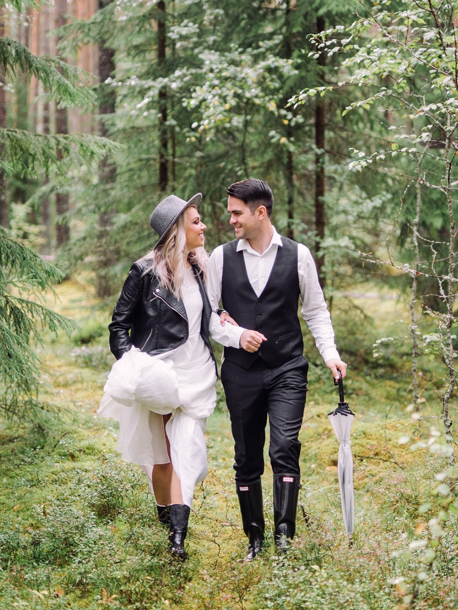 Bohemian Forest Wedding: A Cozy Cabin Celebration in the Woods