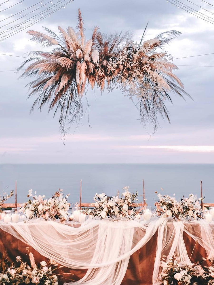 Stunning Floral Cloud Wedding Decor Ideas: Glam, Boho, and Rustic Styles