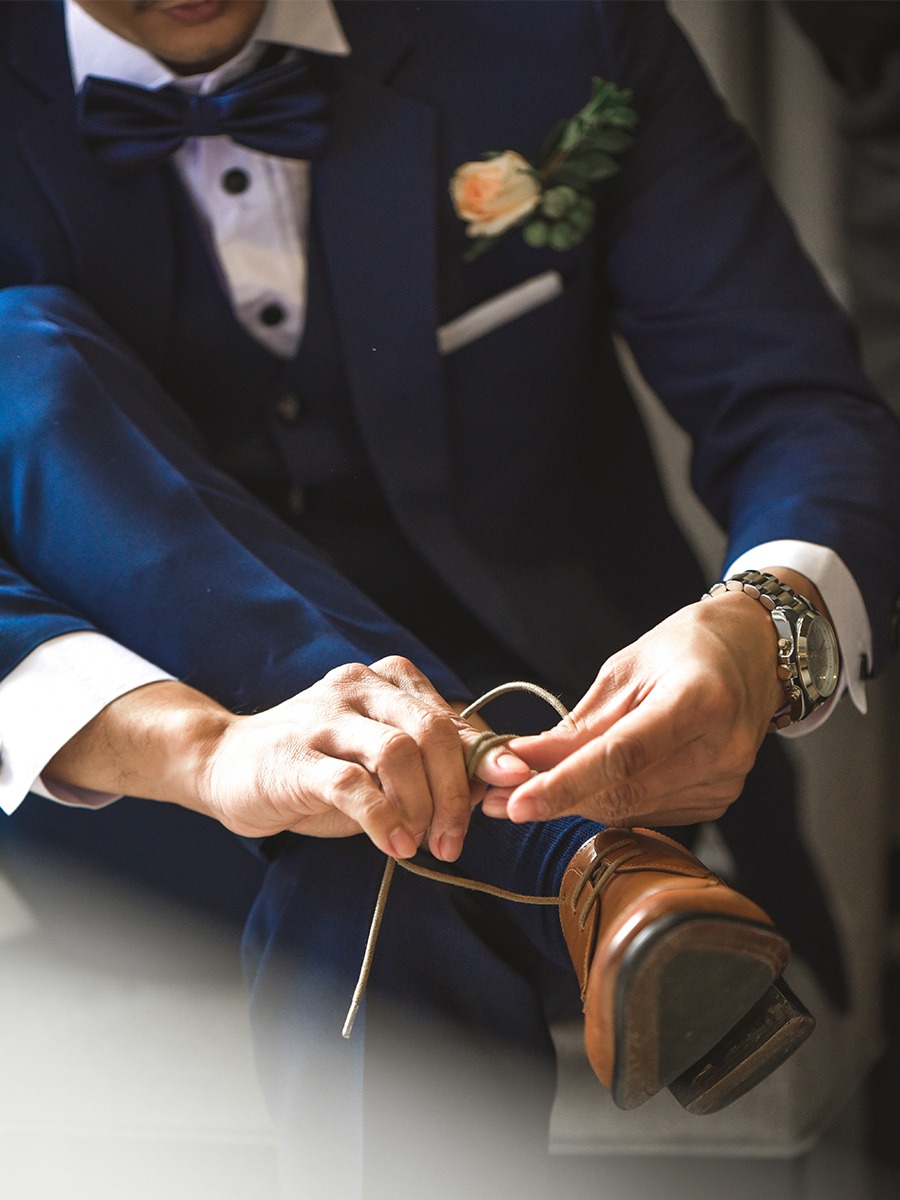 Groom's Guide: Perfecting Your Wedding Day Style and Outfit