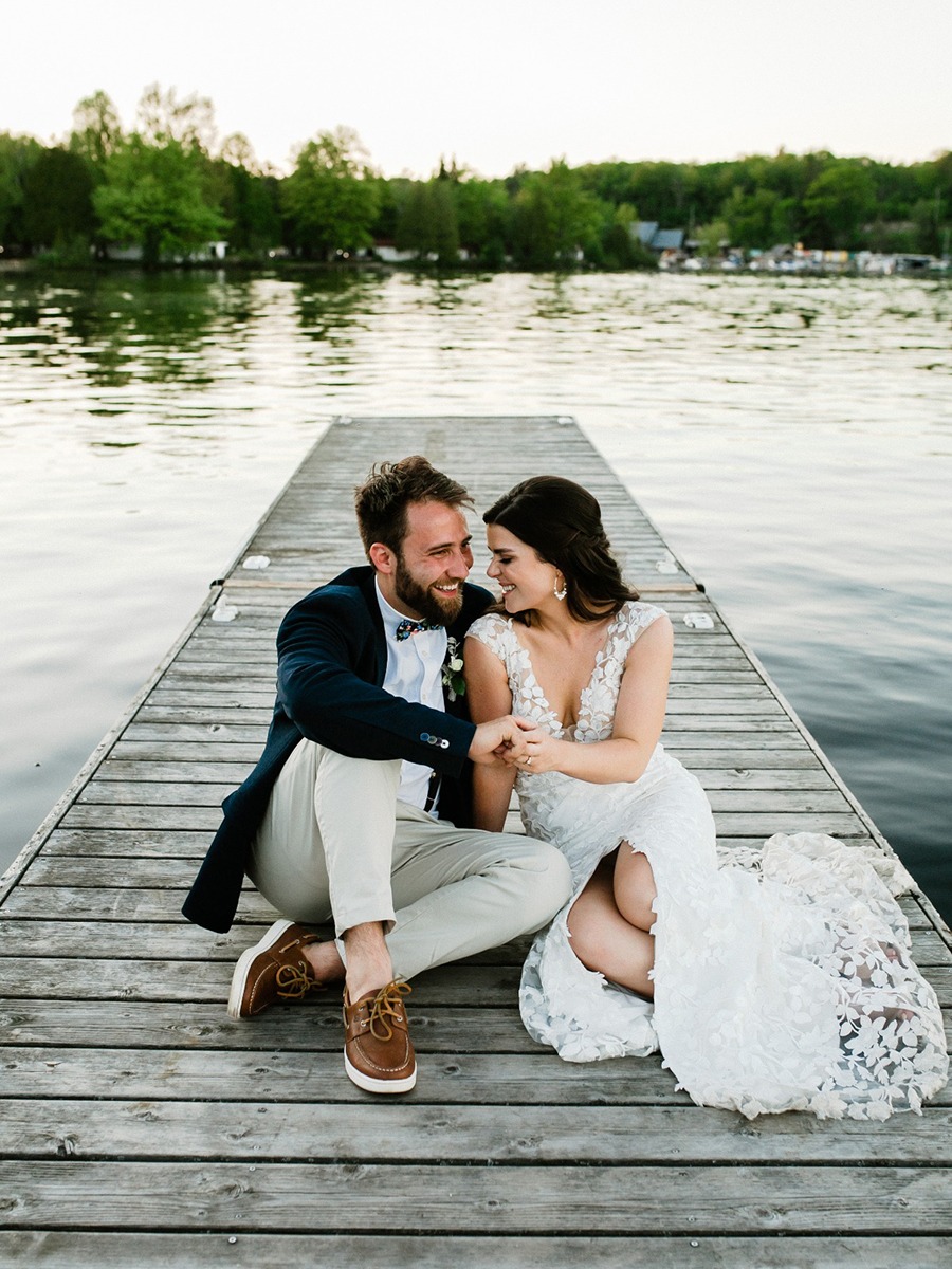 Muskoka Lakeside Wedding: Dirty Dancing Vibes & 90s Dance Party!