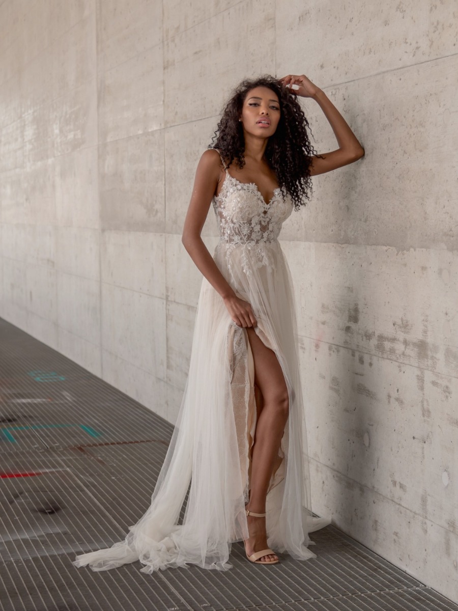 Modern Bridal Gowns: Bloome Bridal in Toni Areal, Zurich