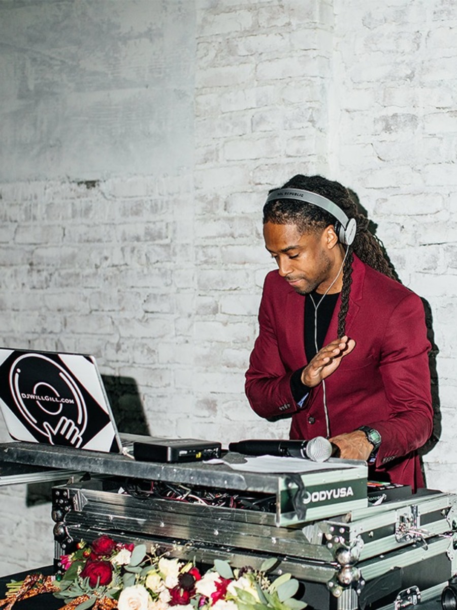 Find the Best Wedding DJ: Tips for Searching & What to Ask | Guide