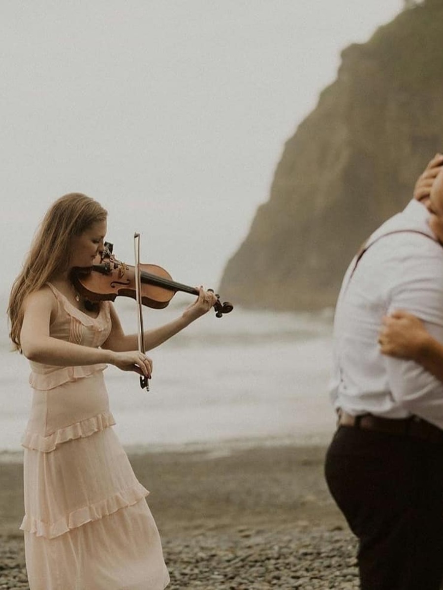 Top 5 Musical Moments to Elevate Your Wedding Day: Expert Tips