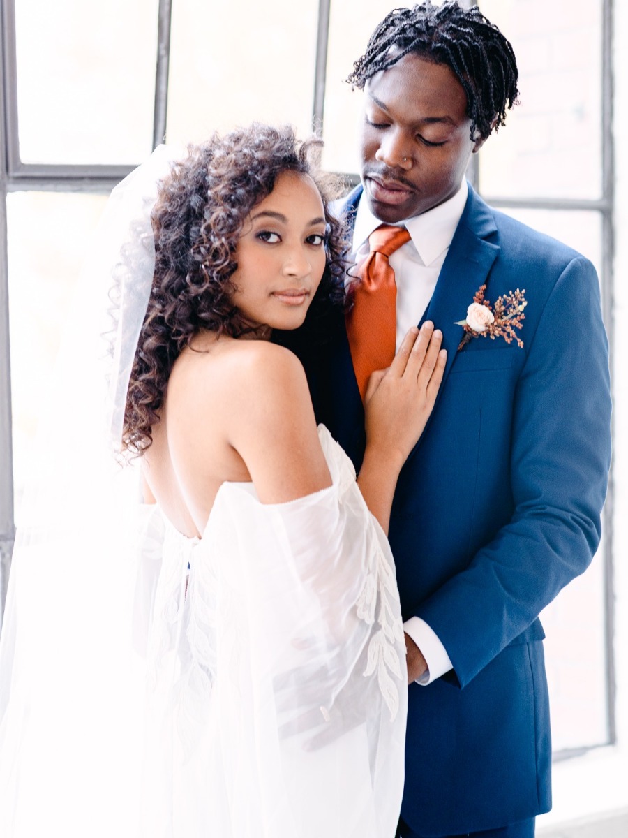 This Modern Fall Wedding Inspiration In Portland Brings Terracotta Blue to the Table[scape]