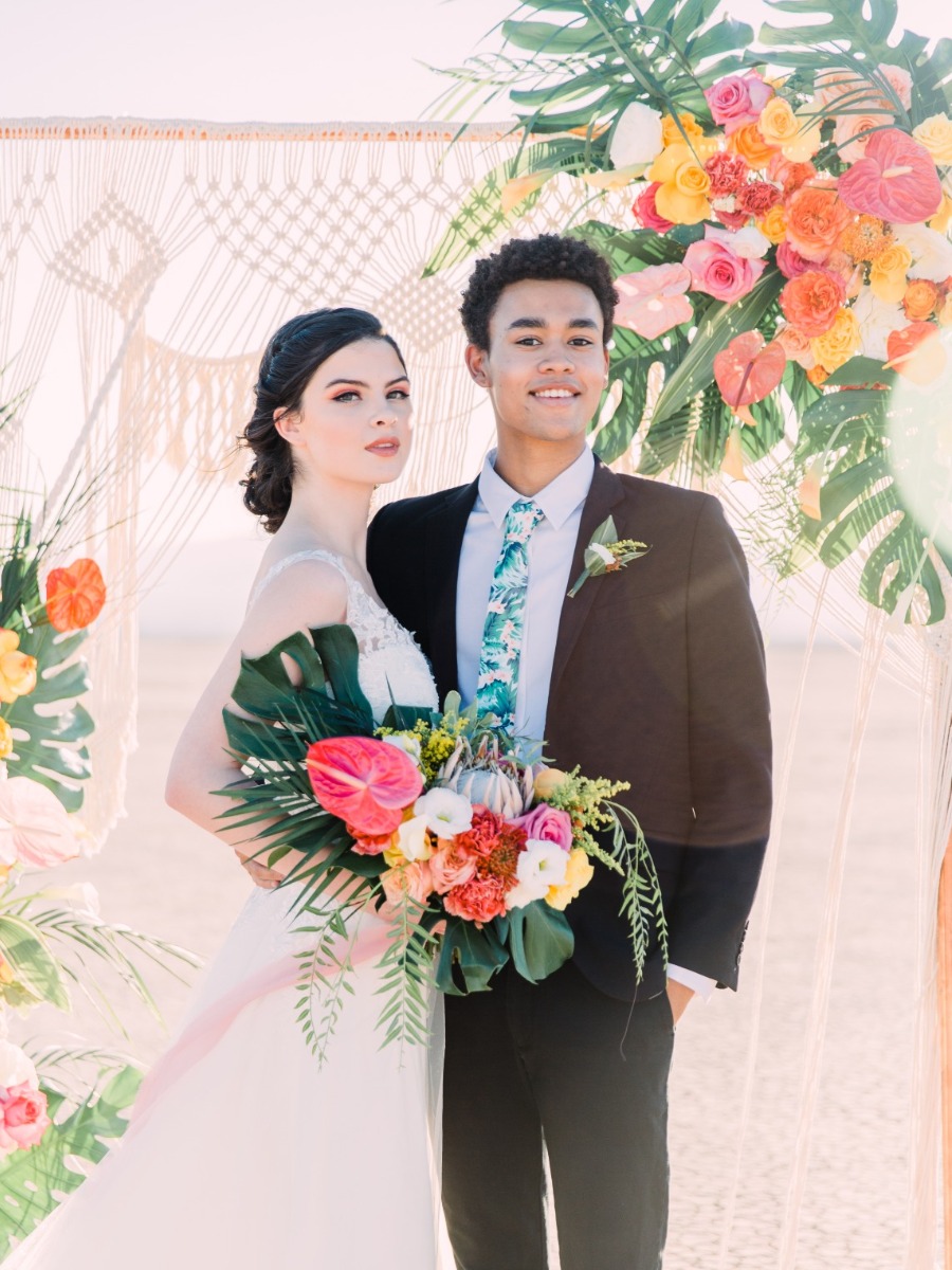 Desert Wedding Inspiration: Tropical & Chic Shoot in Las Vegas