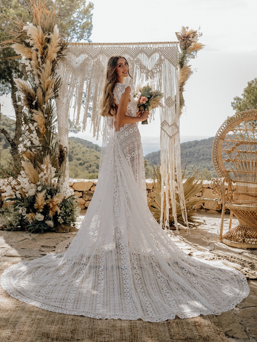 Glam Boho Ibiza Wedding Inspiration: A Romantic Villa & Sunset Ceremony