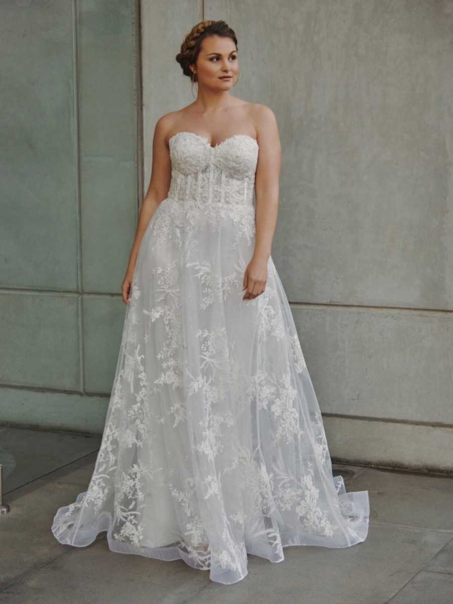 Elbeth Gillis Curve Collection: Elegant Bridal Gowns for Curvy Brides
