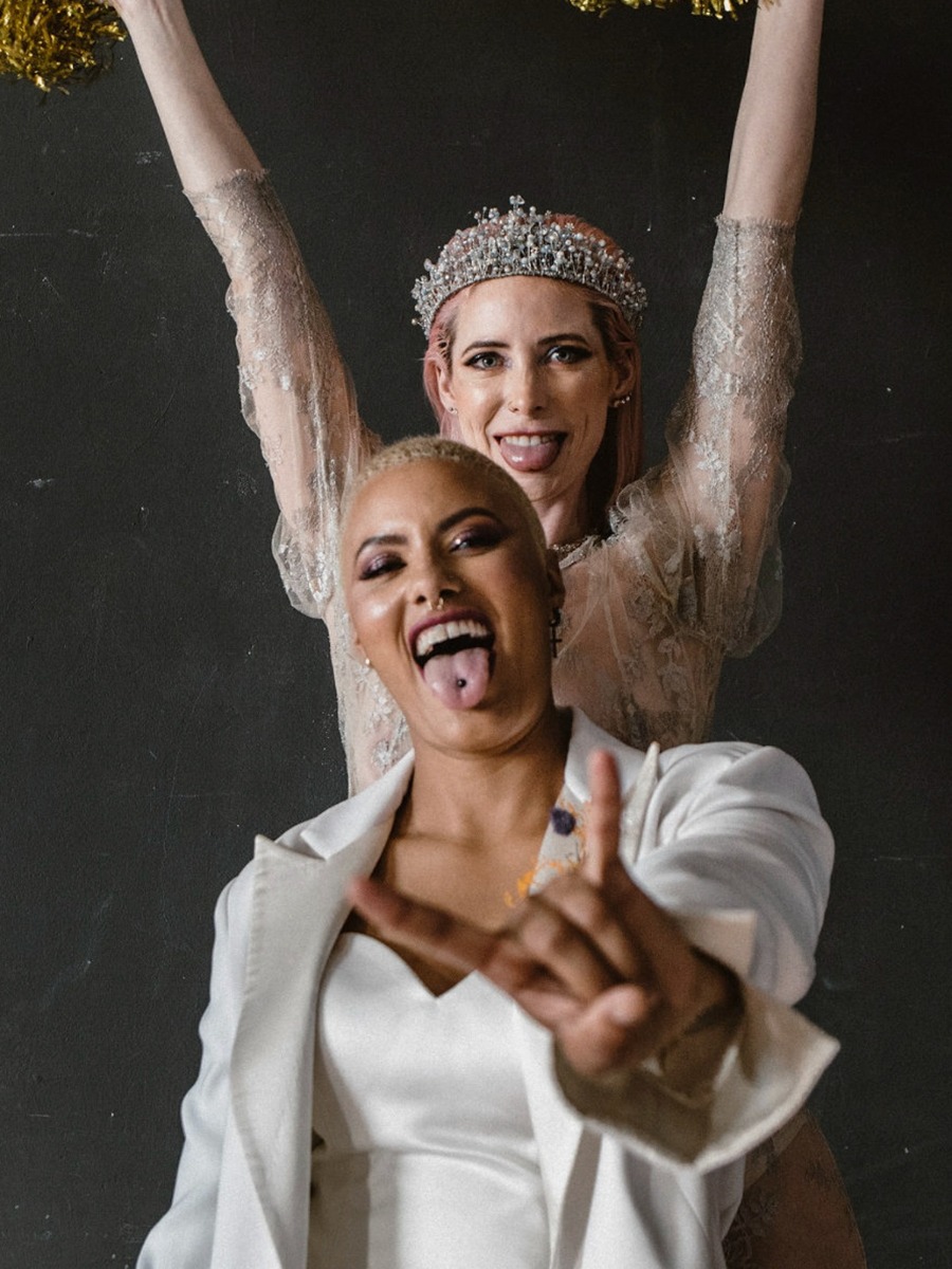 Colorful & Crazy Elopement: A Joyful Shoot in Rome Celebrates Freedom!