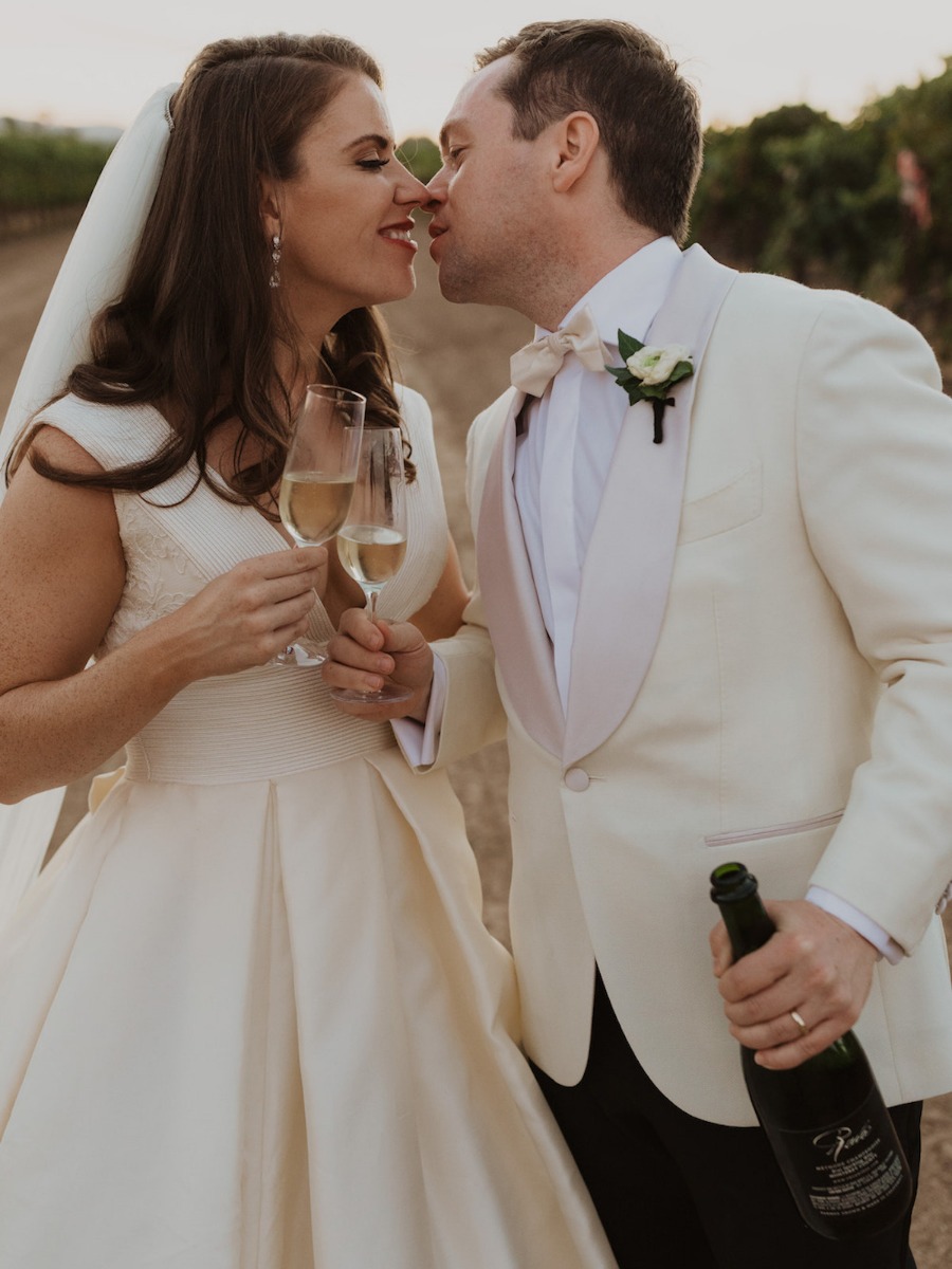 Elegant Rava Wines Wedding: Candles, Glamour, and After-Party Fun!