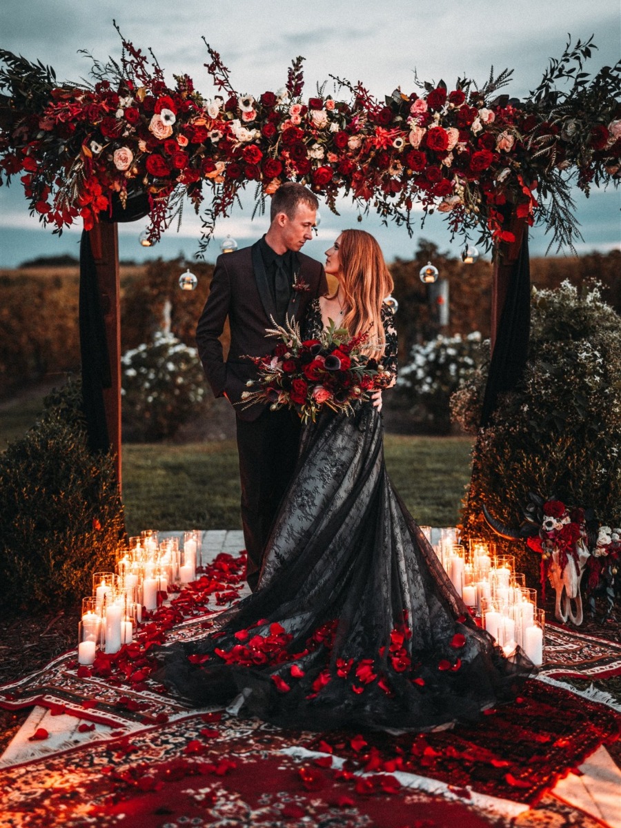 Moody Halloween Wedding Inspiration: Dark, Romantic & Unique