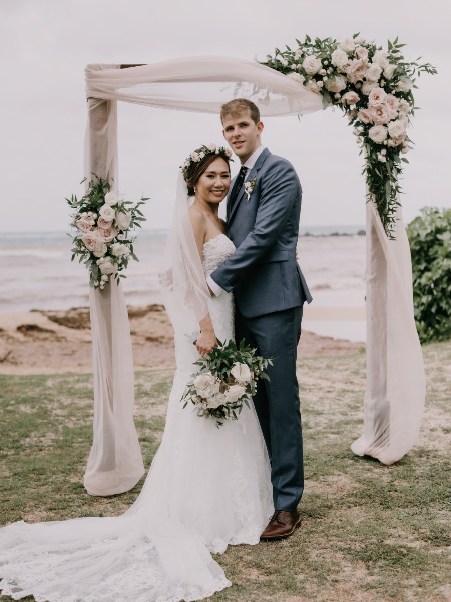 A Hurricane Was on The Horizon for This Chic Wedding in Hawaii