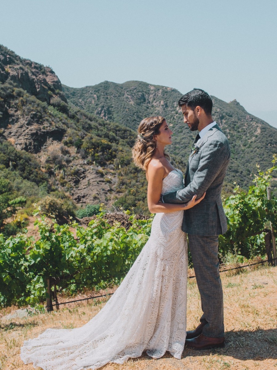How to Give Your Chic Wedding A Natural Makeover
