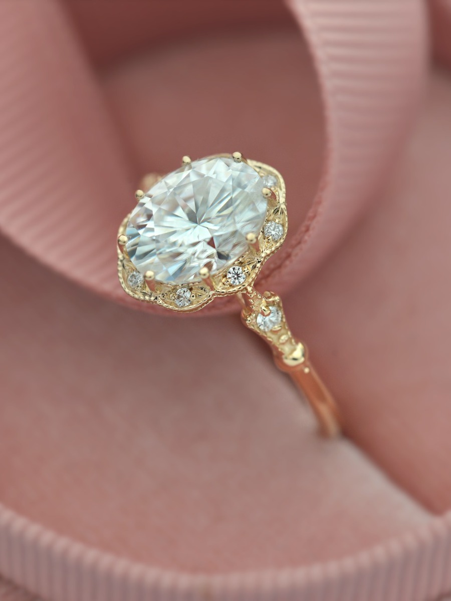 15 stunning engagement rings with vintage & antique influences
