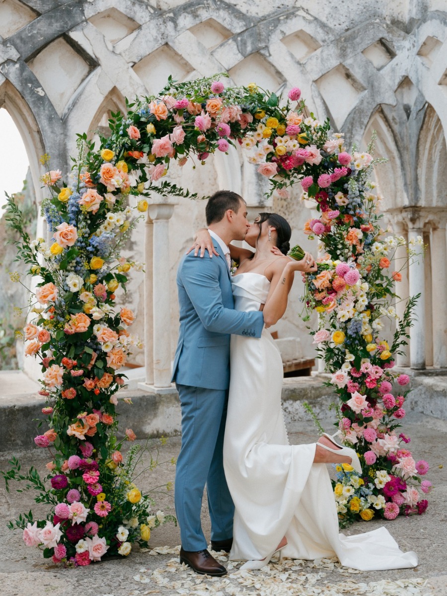Cliffside Amalfi Coast wedding with the perfect coastal color palette