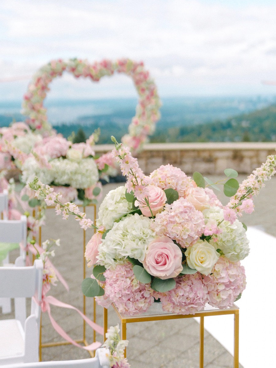 A Symbol of Love: Weaving Magic and Romance with a Heart-Shaped Arch