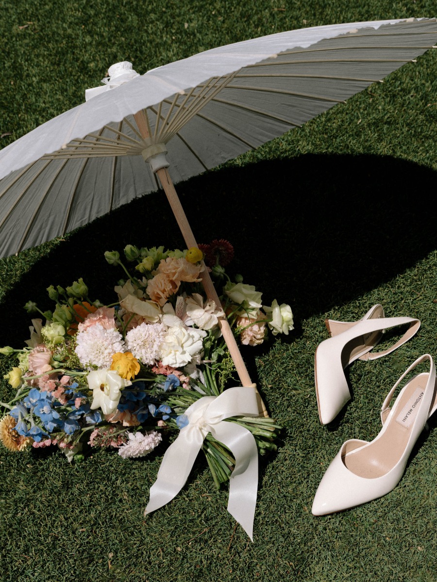 Wedding day emergency kit must haves: sweat edition
