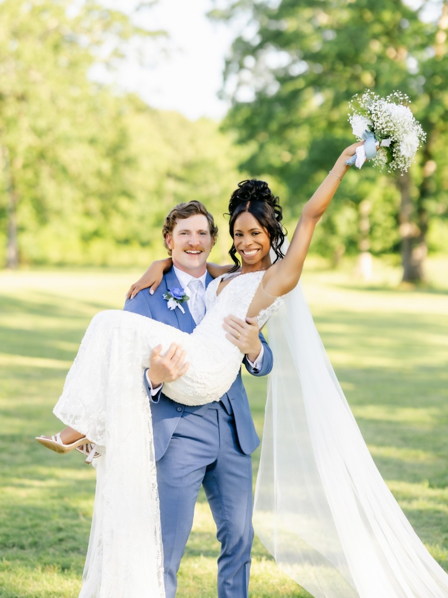 A dusty blue Bridgerton-inspired wedding in Little Rock, Arkansas