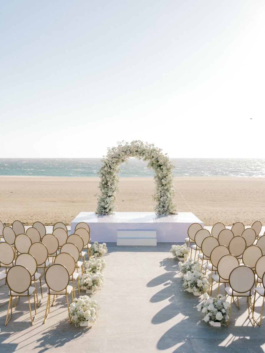 Modern monochromatic beach wedding at nobu hotel in los cabos