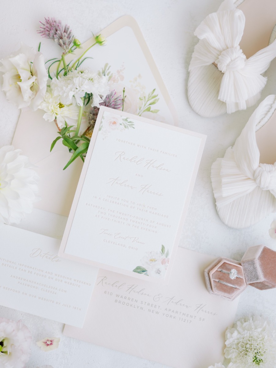 Lush rooftop wedding in cleveland with the perfect skyline backdrop