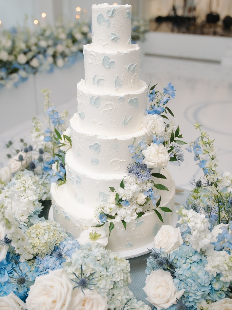 Picture perfect blue and white wedding with a hint of southern charm
